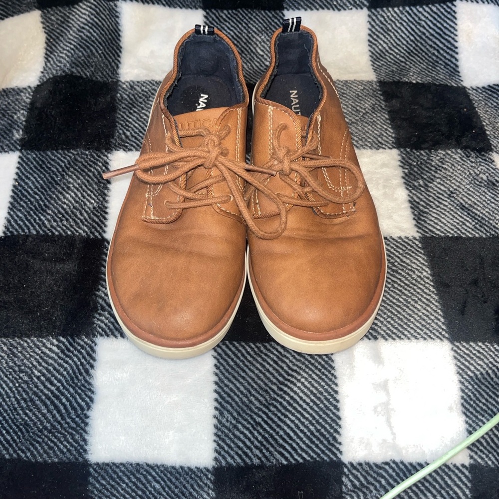 Nautica leather boys shoes